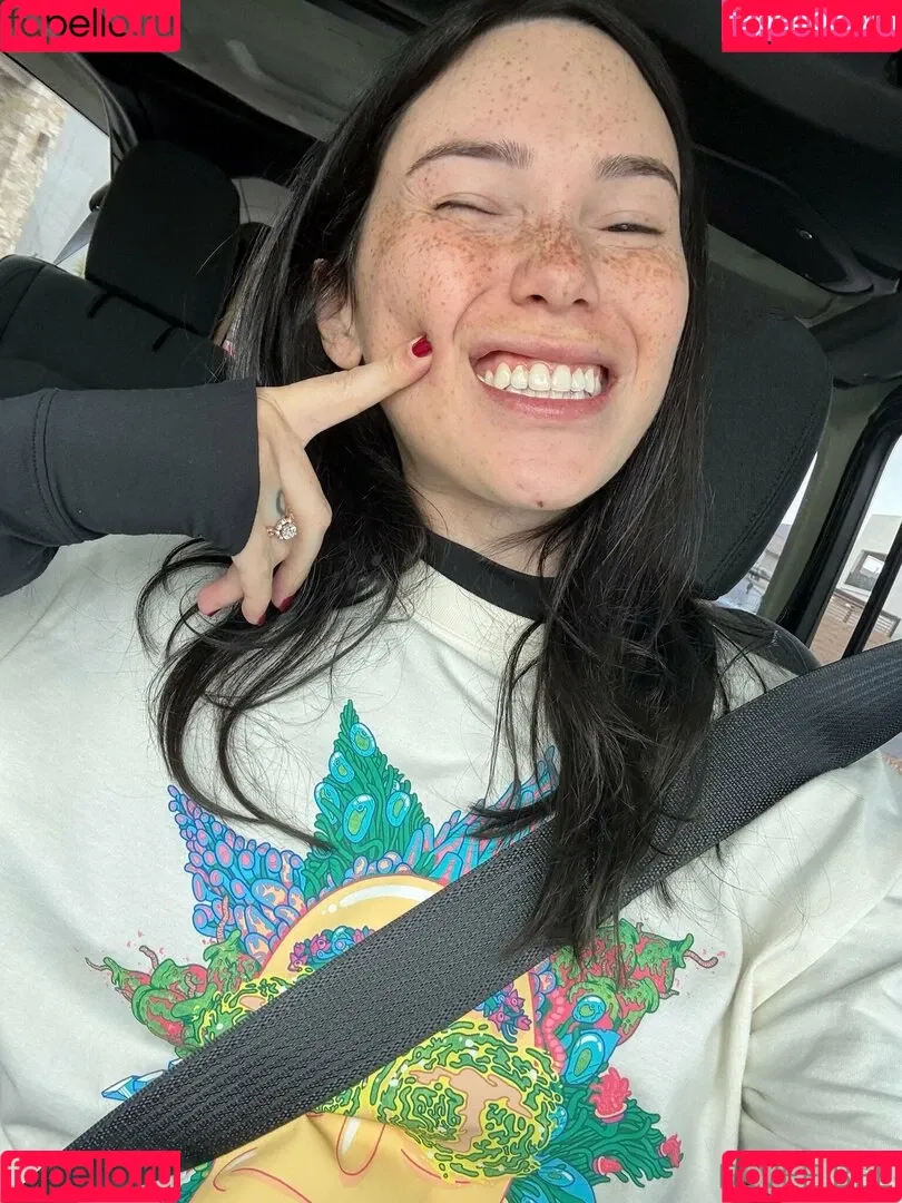 Eevee Bee / Eeveebeeshow / eevee_bee / eeveethebee Onlyfans Photo Gallery 