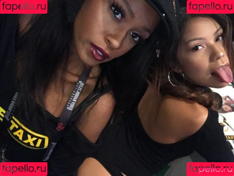 samiparker666 / samiparkerxxx Onlyfans Photo Gallery 