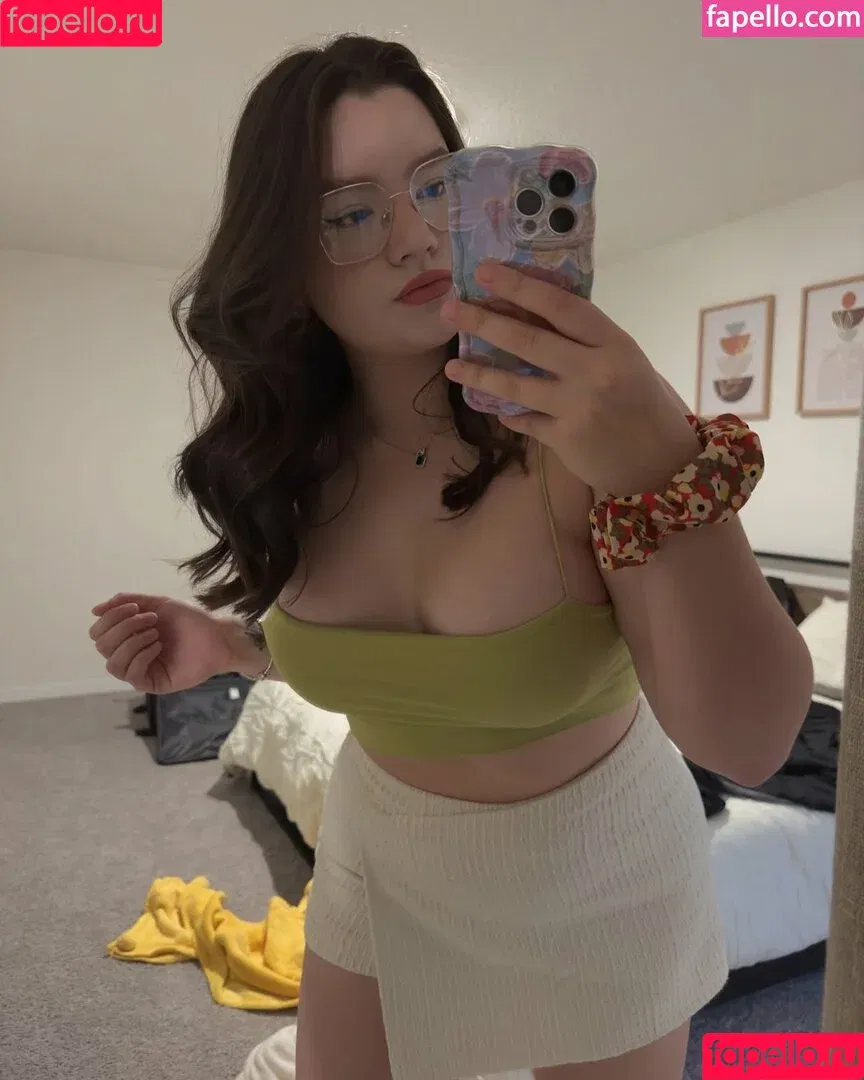 hi, help me with this girl / hi, help me with this girl? Silvana Rincón @silvblossom Onlyfans Photo Gallery 