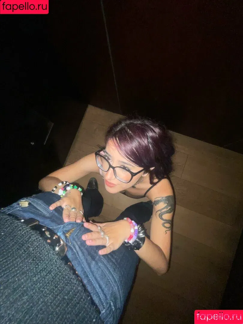 kukiw0rld Onlyfans Photo Gallery 