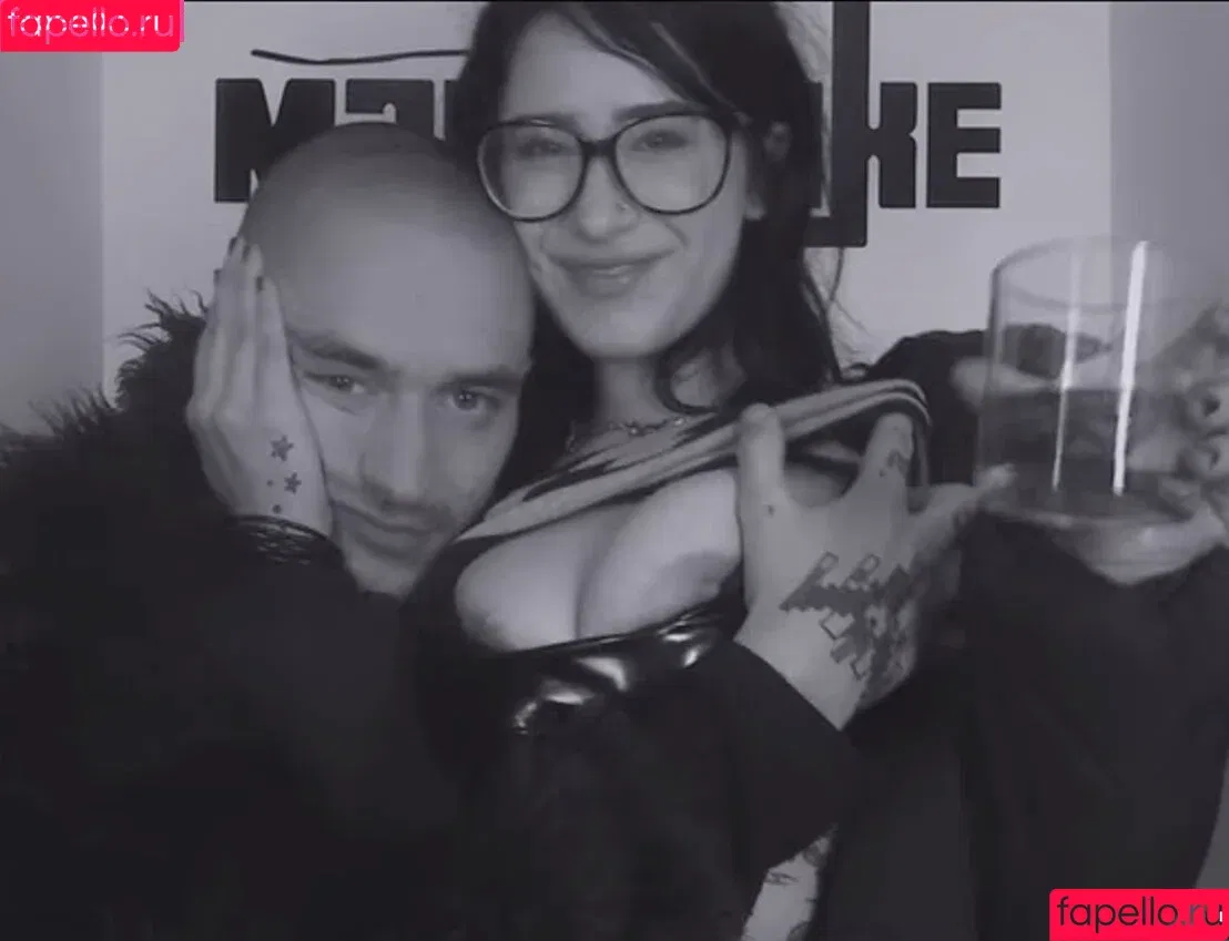 kukiw0rld Onlyfans Photo Gallery 