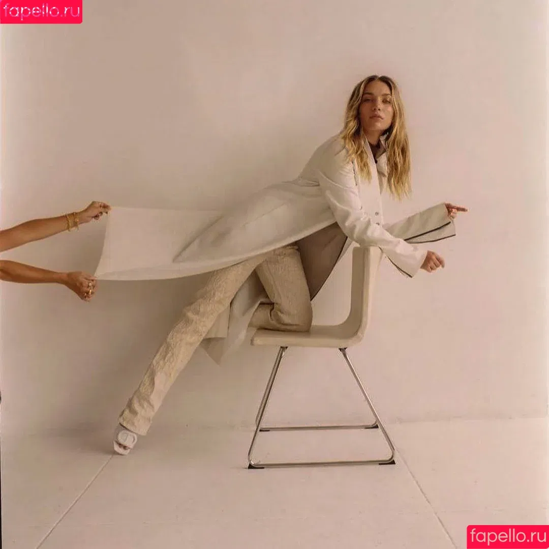 Maddie Ziegler / maddieziegler Onlyfans Photo Gallery 