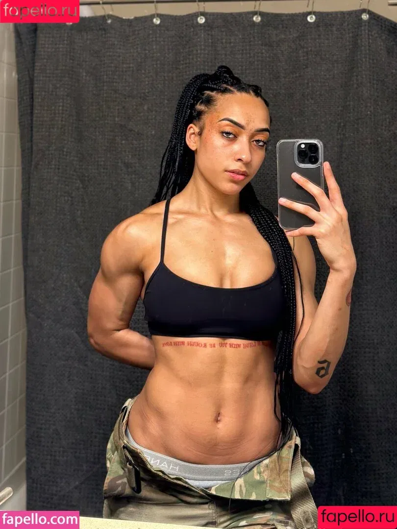 / Praying Mantis / solesnack / solesndsouls Onlyfans Photo Gallery 