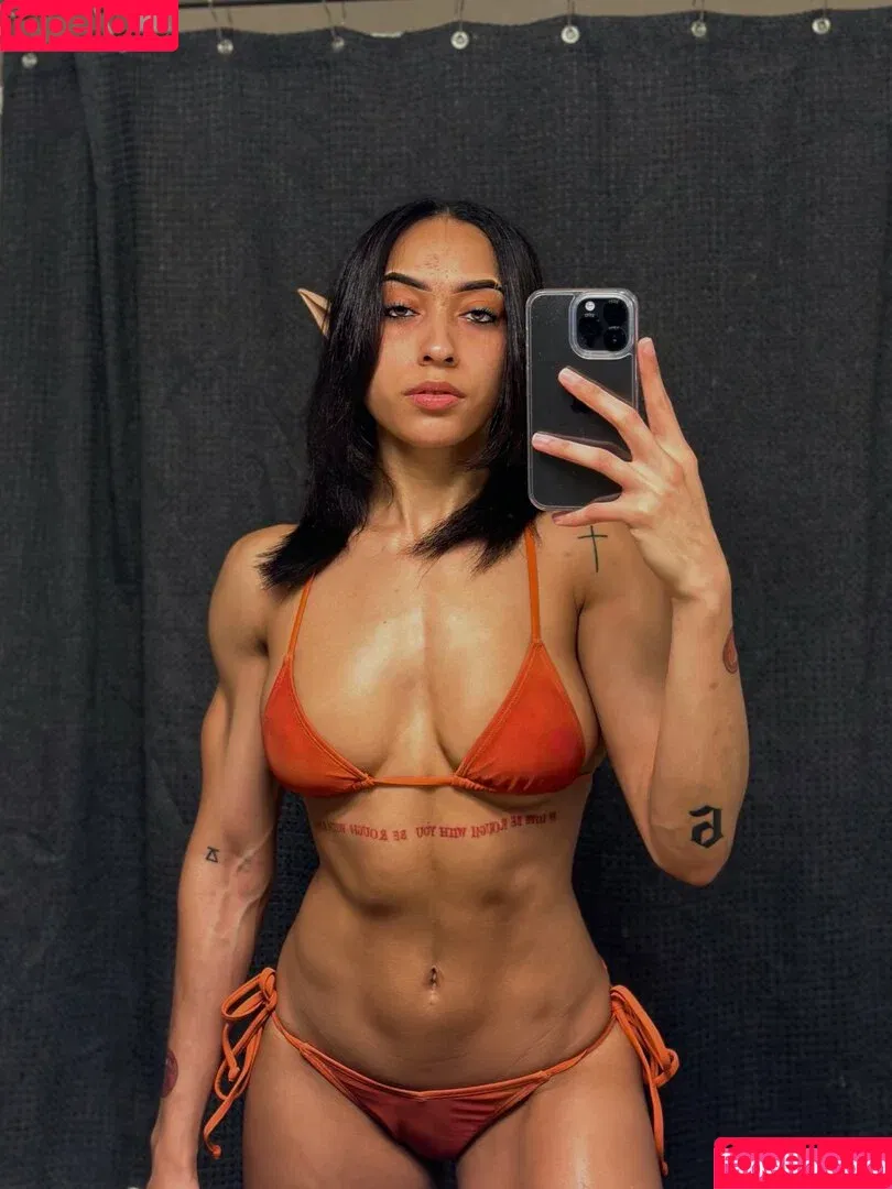 / Praying Mantis / solesnack / solesndsouls Onlyfans Photo Gallery 