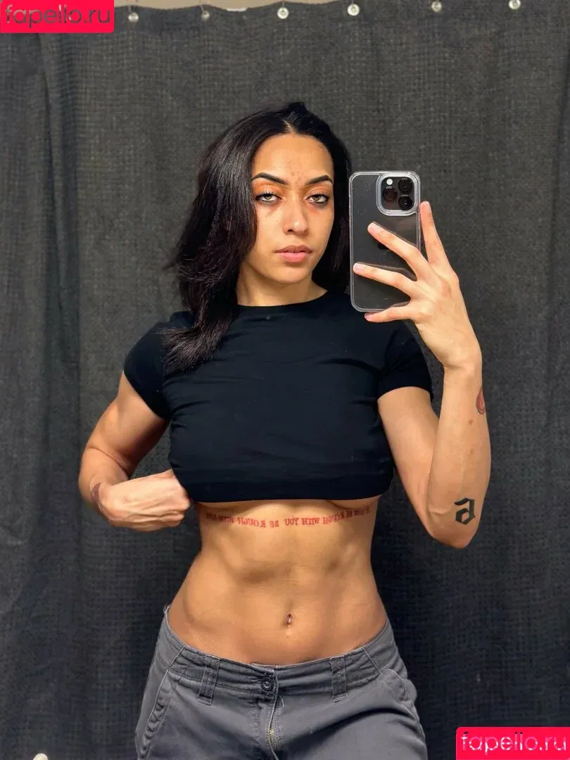 / Praying Mantis / solesnack / solesndsouls Onlyfans Photo Gallery 