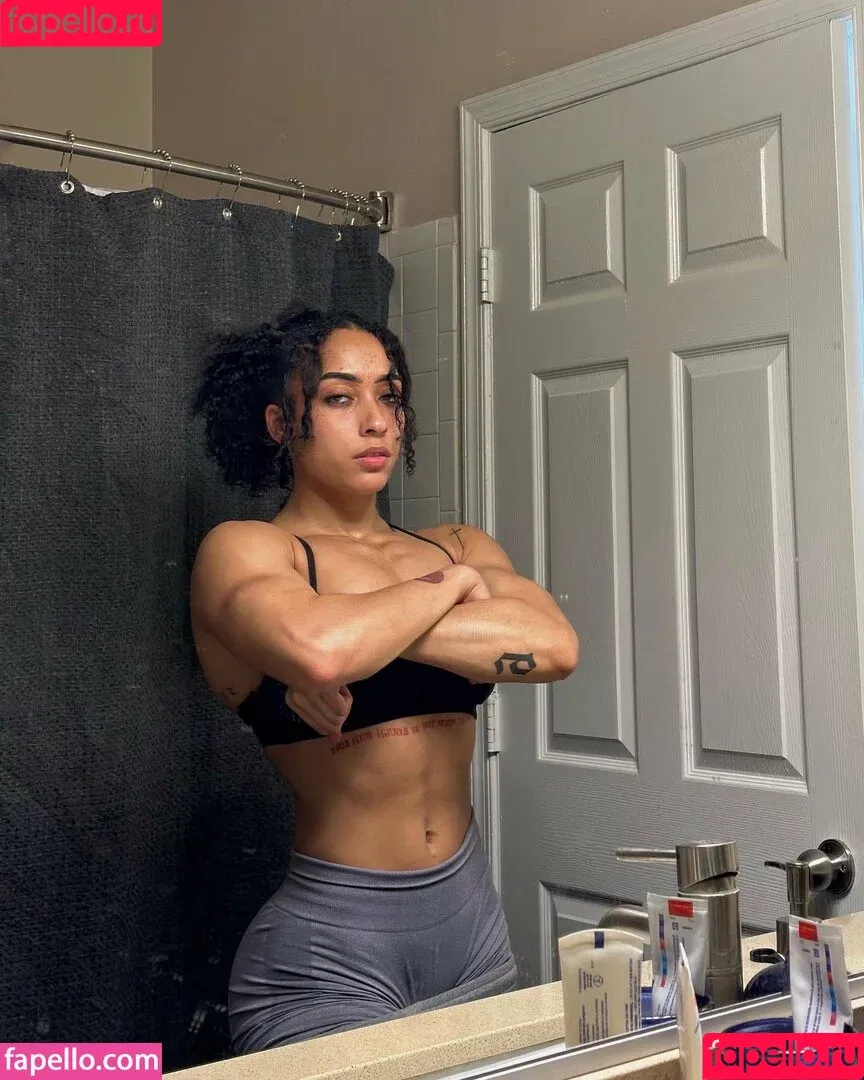 / Praying Mantis / solesnack / solesndsouls Onlyfans Photo Gallery 