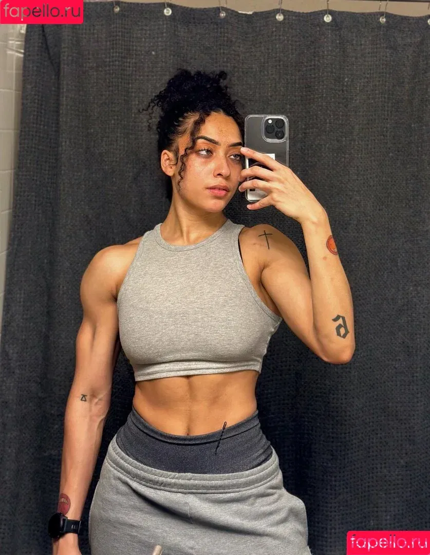 / Praying Mantis / solesnack / solesndsouls Onlyfans Photo Gallery 