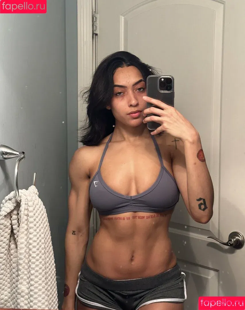 / Praying Mantis / solesnack / solesndsouls Onlyfans Photo Gallery 