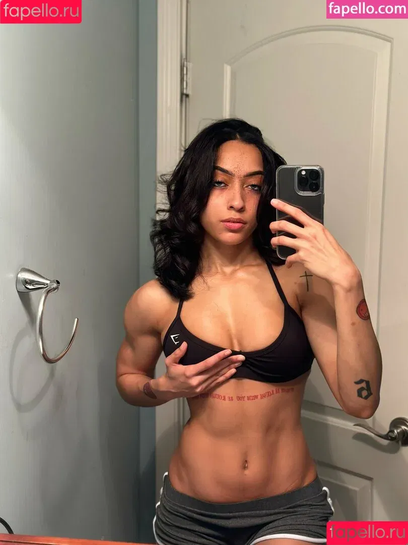 / Praying Mantis / solesnack / solesndsouls Onlyfans Photo Gallery 