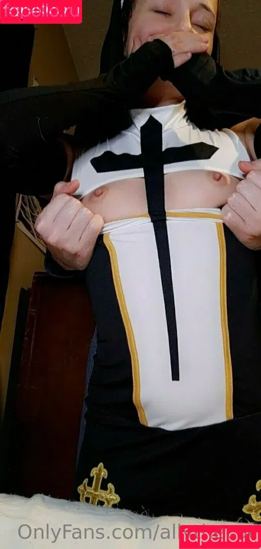 allythecat / allythecatonph Onlyfans Photo Gallery 