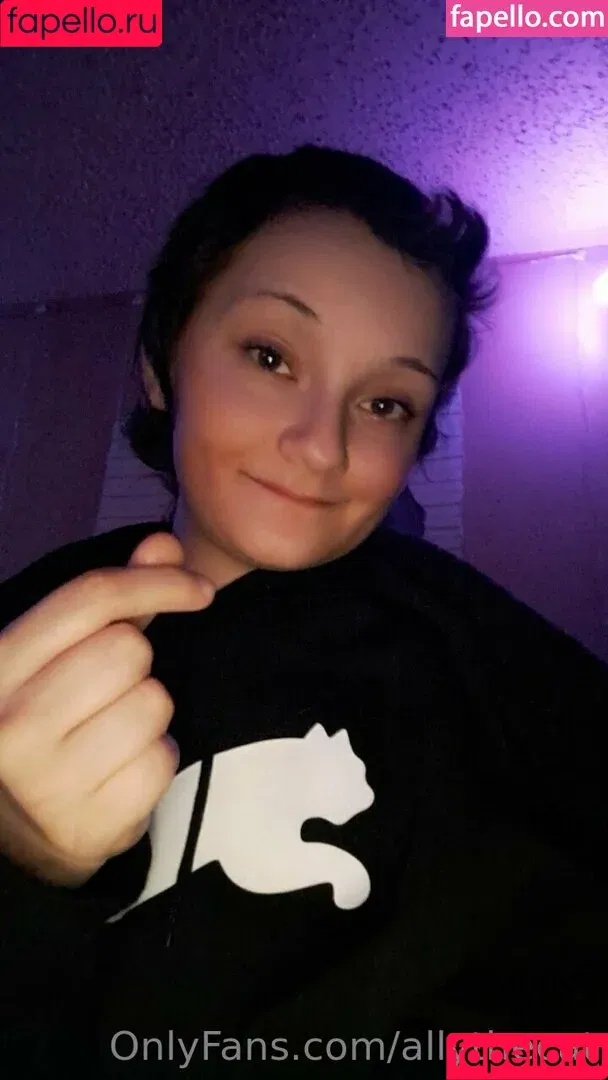 allythecat / allythecatonph Onlyfans Photo Gallery 