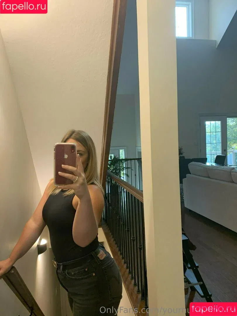 sparklyscrubs / yournurse.amber Onlyfans Photo Gallery 