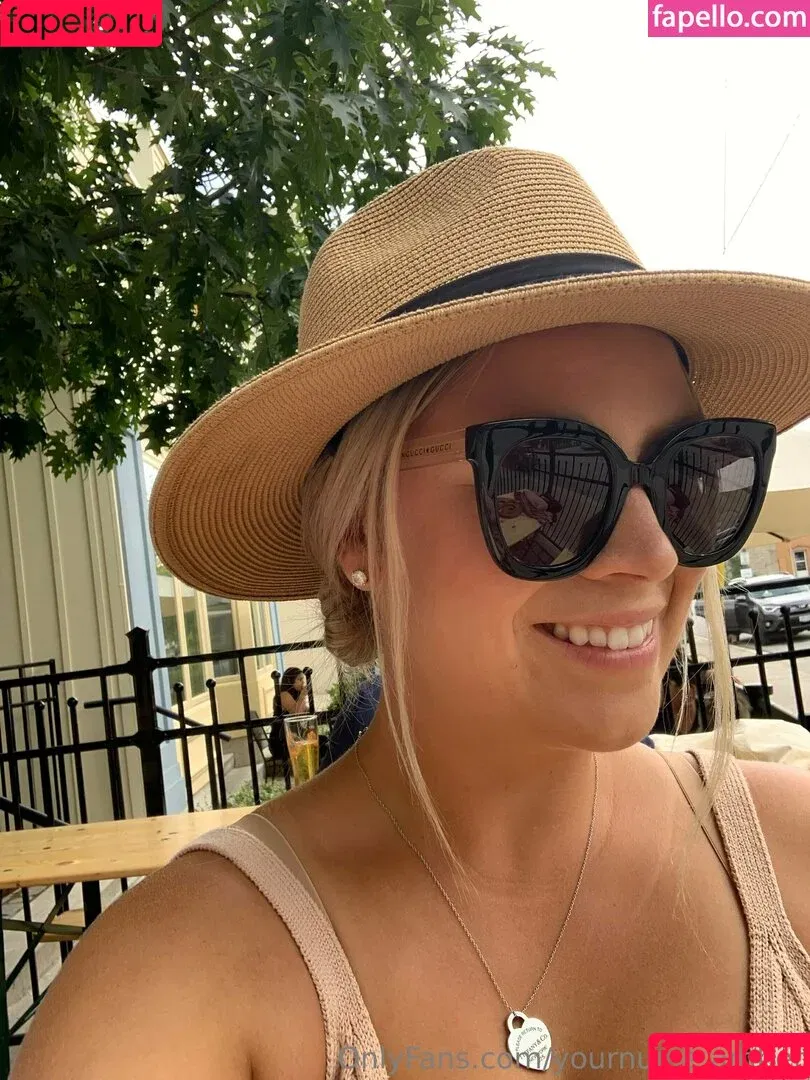 sparklyscrubs / yournurse.amber Onlyfans Photo Gallery 