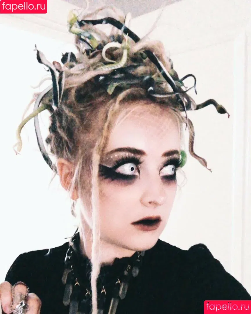 Mother Macabre / MotherMacabre / mother.macabre / mothermacabreyt / ventrigue Onlyfans Photo Gallery 