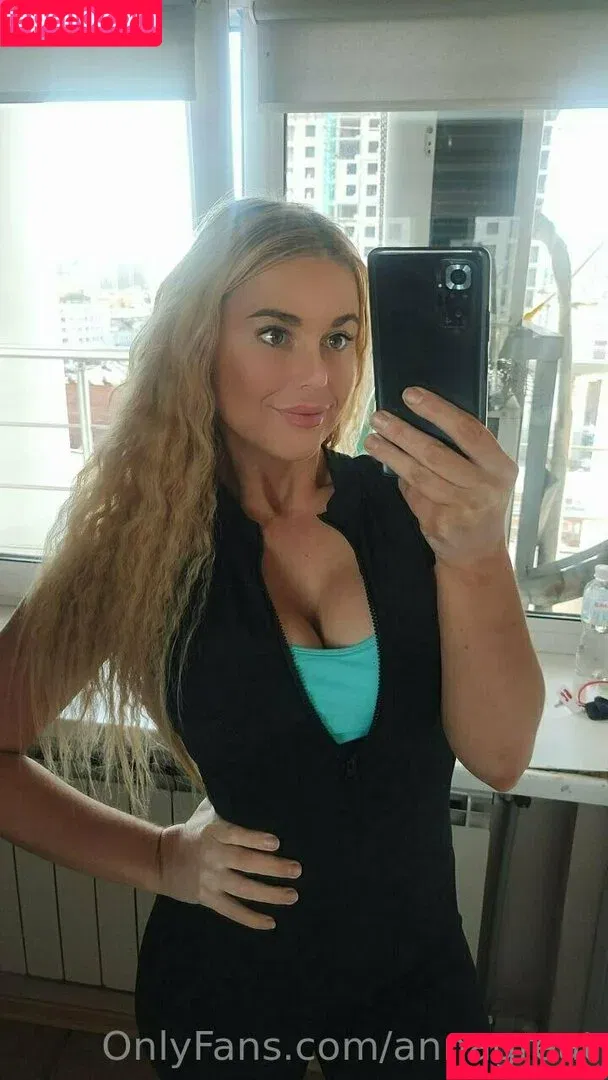 annaazimova97 / annagreat / annasmile Onlyfans Photo Gallery 