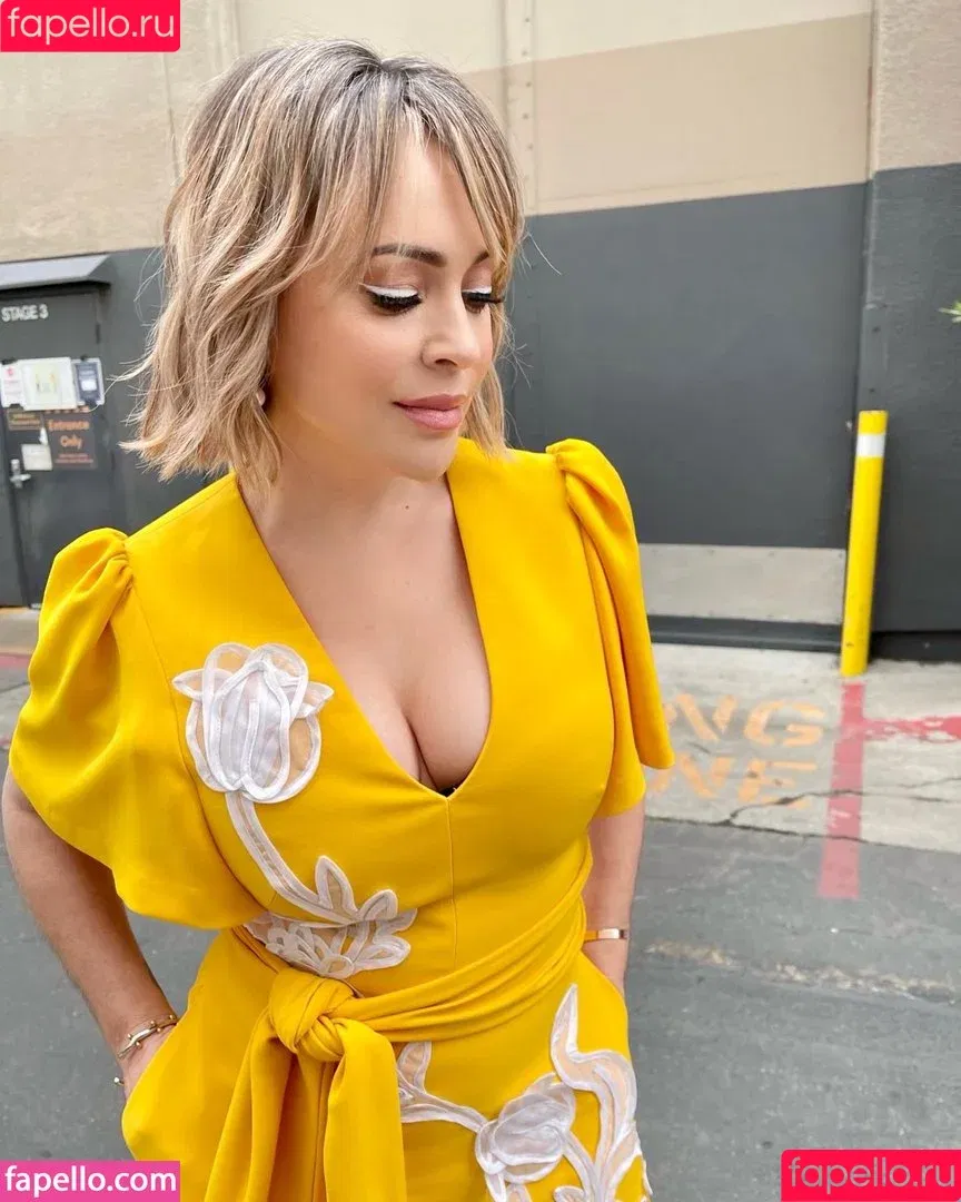 Alyssa Milano / alyssa_milano / milano_alyssa Onlyfans Photo Gallery 