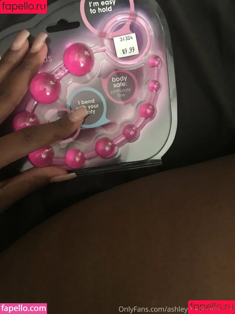 ashleyreloadeddd / ashleythebombshelll Onlyfans Photo Gallery 