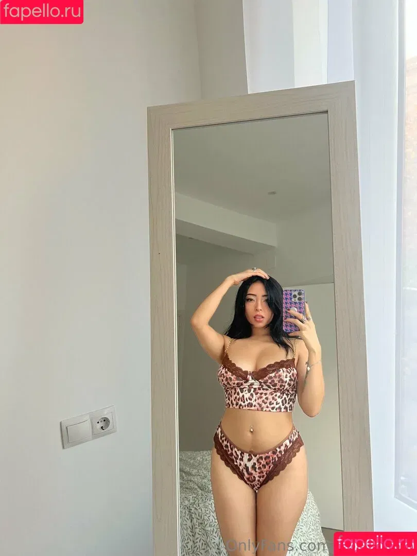 byunmad / byunmads Onlyfans Photo Gallery 