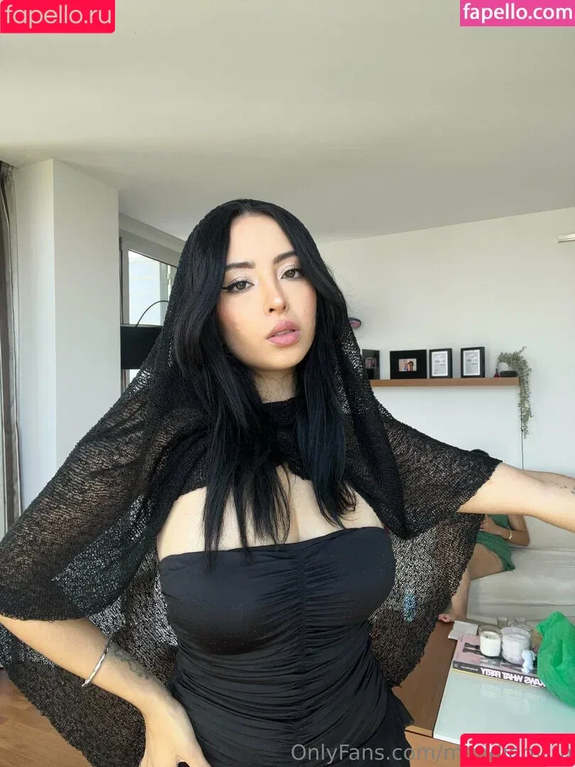 byunmad / byunmads Onlyfans Photo Gallery 