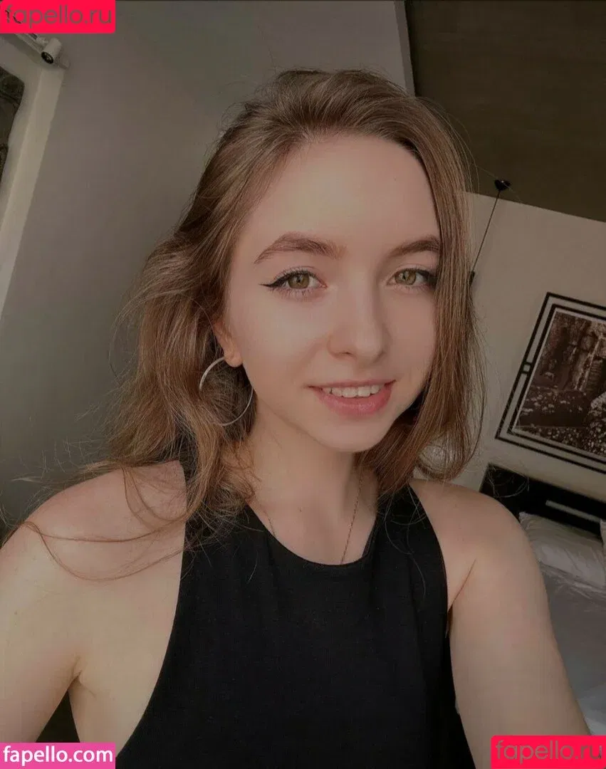 lanatrump / mi_meow / mi_meowa / mia_meowww / nedewa / sonya_miyu / stranger_lovers_ Onlyfans Photo Gallery 