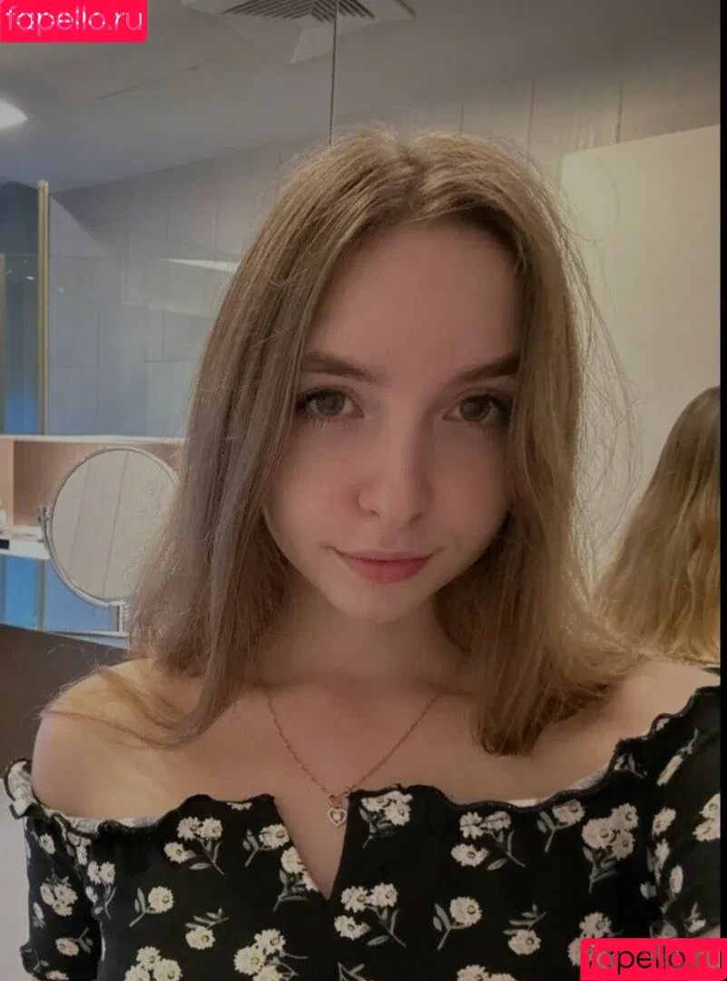 lanatrump / mi_meow / mi_meowa / mia_meowww / nedewa / sonya_miyu / stranger_lovers_ Onlyfans Photo Gallery 