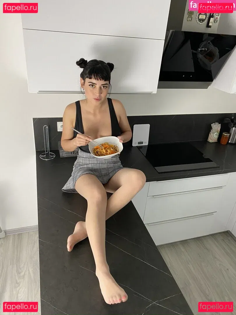 Monie Kulh Onlyfans Photo Gallery 