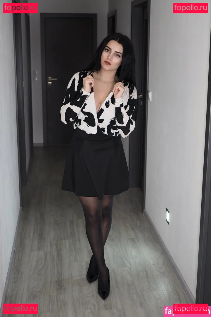 Monie Kulh Onlyfans Photo Gallery 