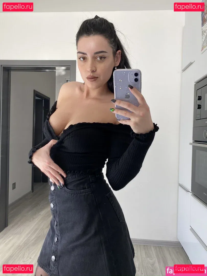 Monie Kulh Onlyfans Photo Gallery 