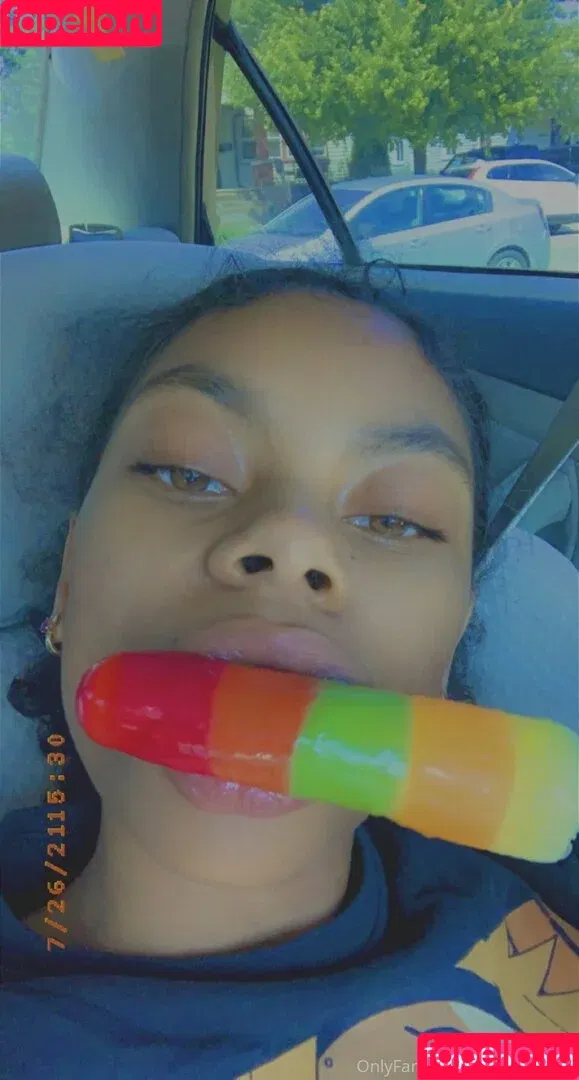 hazelqveen / qveen.tomkia Onlyfans Photo Gallery 