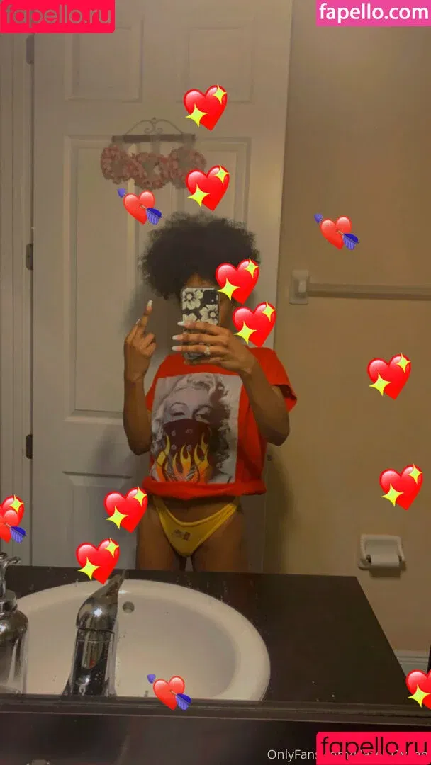 hazelqveen / qveen.tomkia Onlyfans Photo Gallery 