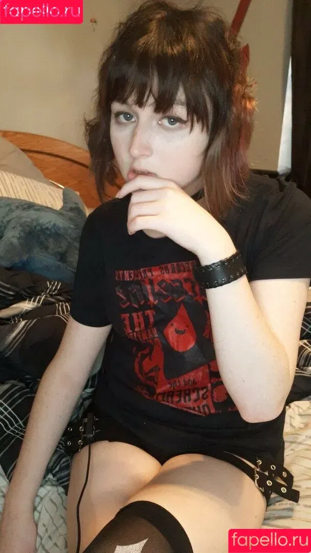 Raven / itsravenhunty_ / korvid_snd Onlyfans Photo Gallery 