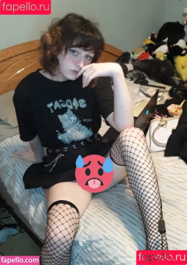 Raven / itsravenhunty_ / korvid_snd Onlyfans Photo Gallery 