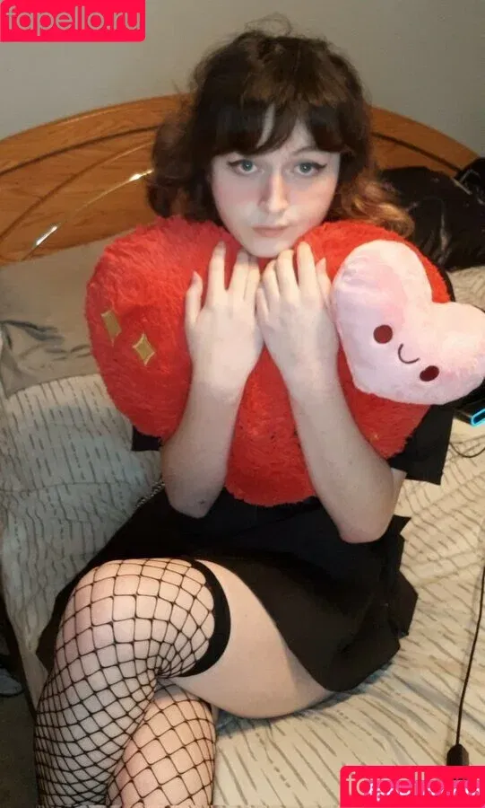 Raven / itsravenhunty_ / korvid_snd Onlyfans Photo Gallery 