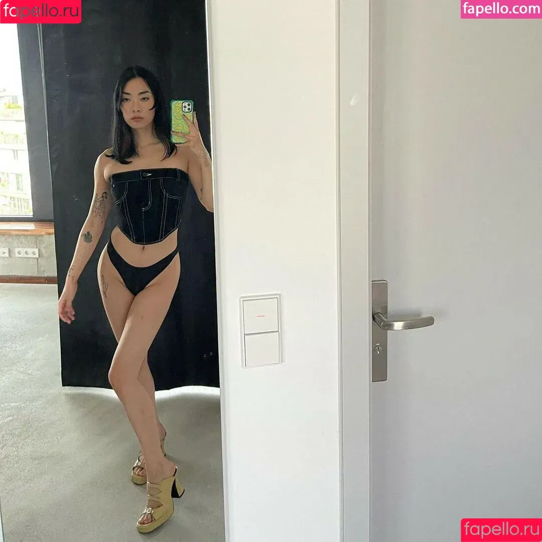 Rina Sawayama / rinasonline / soyjotaeme Onlyfans Photo Gallery 