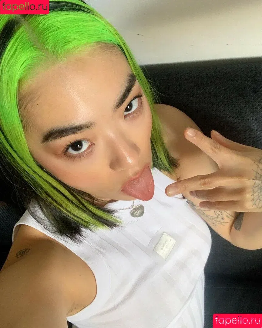 Rina Sawayama / rinasonline / soyjotaeme Onlyfans Photo Gallery 