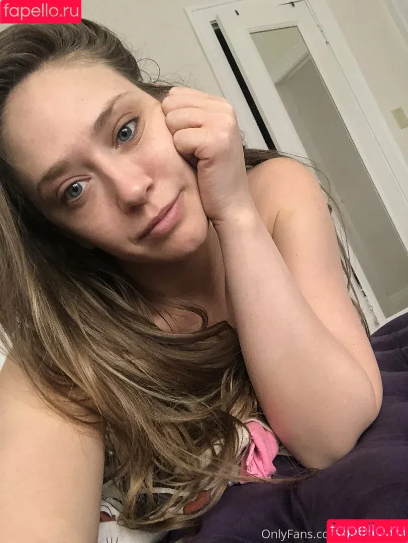 flyingspreadies76 / kagneylinn Onlyfans Photo Gallery 