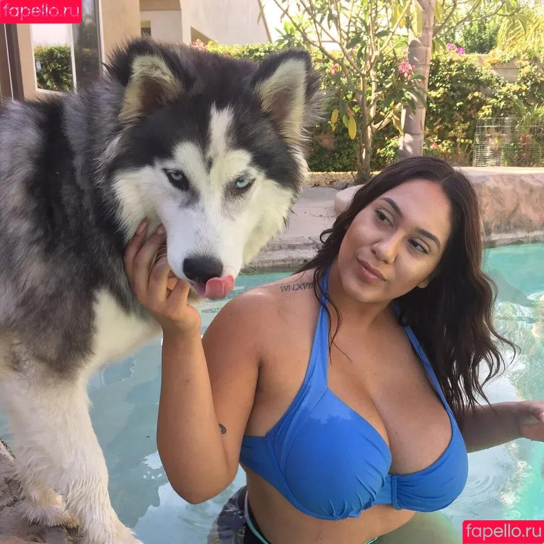 realroses / roserayy Onlyfans Photo Gallery 