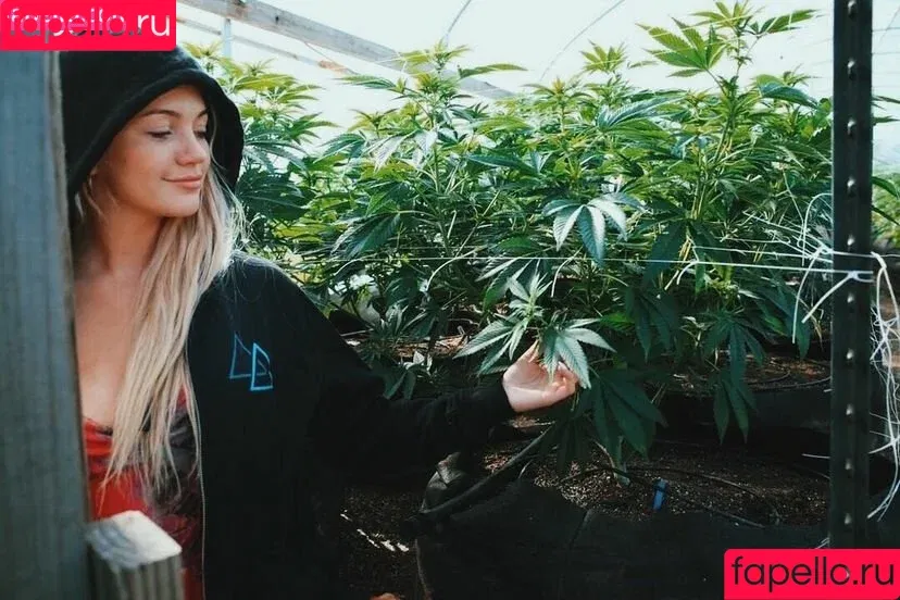 Kaya Corbridge / hempresskc / kayacorbridge / kelizabethc Onlyfans Photo Gallery 