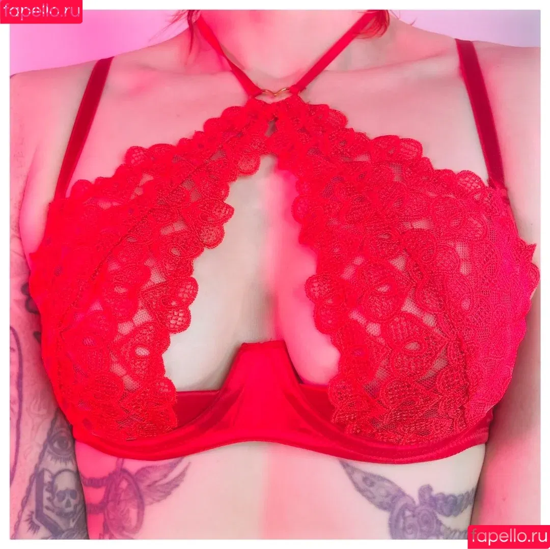 Comicbookgirl19 / DanikaXIX / pirateflagnislandgirl Onlyfans Photo Gallery 