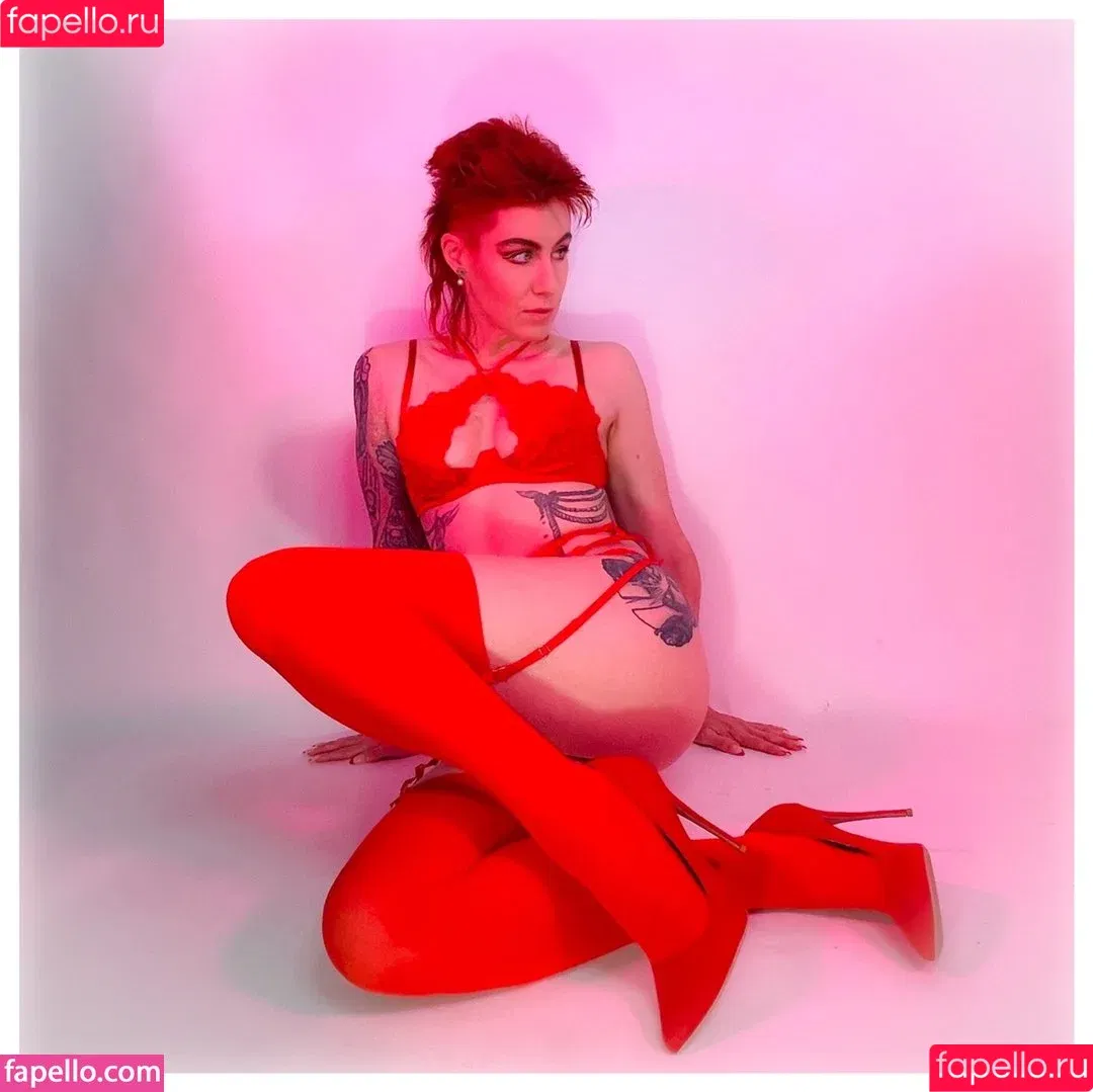 Comicbookgirl19 / DanikaXIX / pirateflagnislandgirl Onlyfans Photo Gallery 