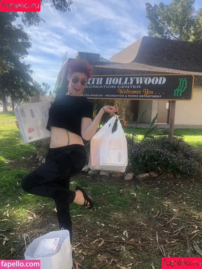 Comicbookgirl19 / DanikaXIX / pirateflagnislandgirl Onlyfans Photo Gallery 