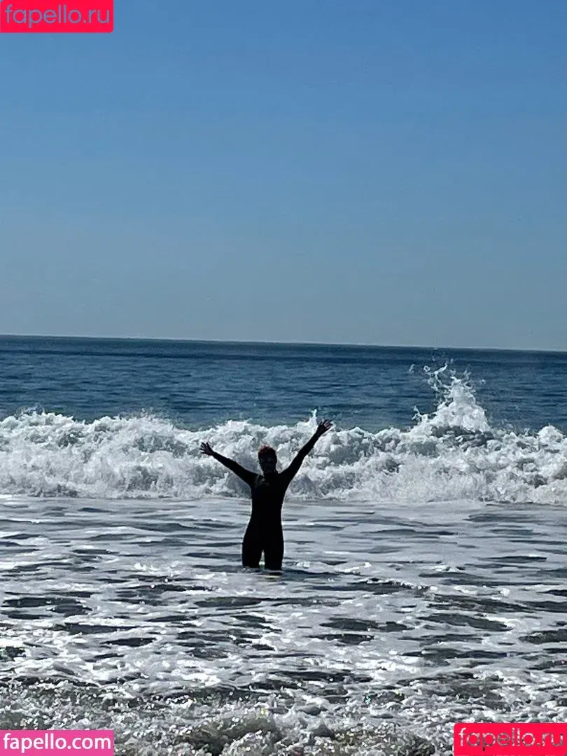 Comicbookgirl19 / DanikaXIX / pirateflagnislandgirl Onlyfans Photo Gallery 