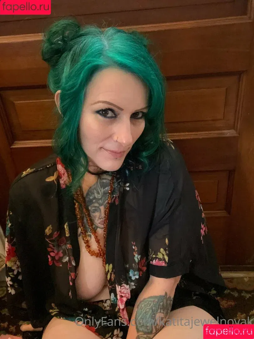 isthatkatenovak / katitajewelnovak Onlyfans Photo Gallery 