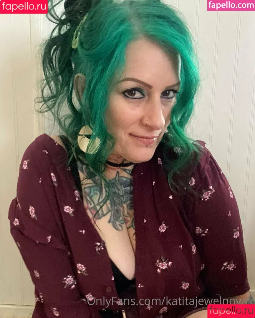 isthatkatenovak / katitajewelnovak Onlyfans Photo Gallery 