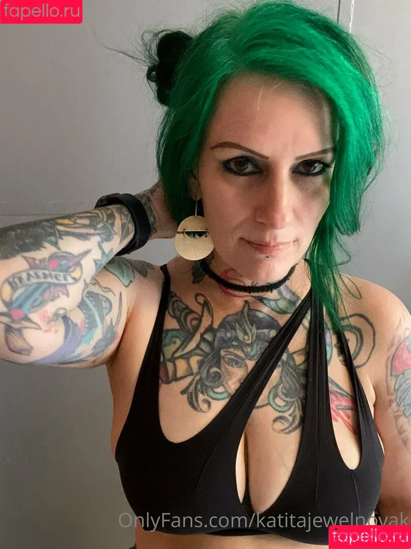isthatkatenovak / katitajewelnovak Onlyfans Photo Gallery 