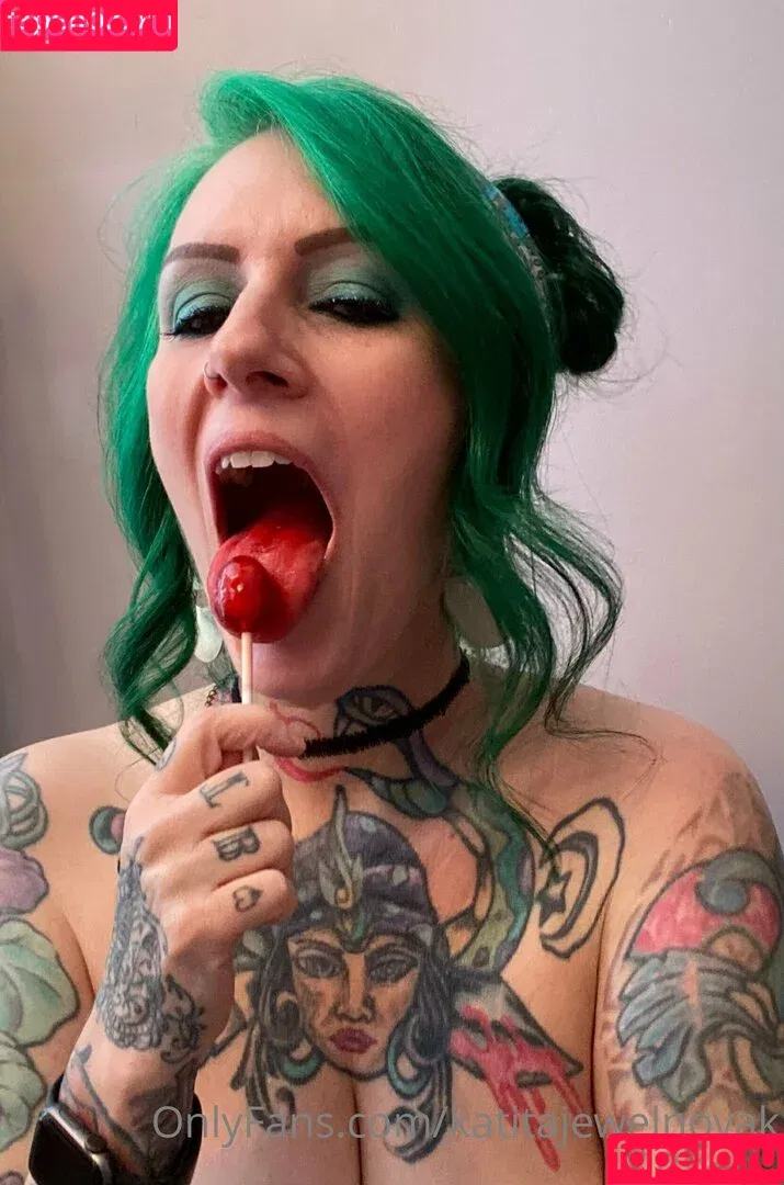 isthatkatenovak / katitajewelnovak Onlyfans Photo Gallery 