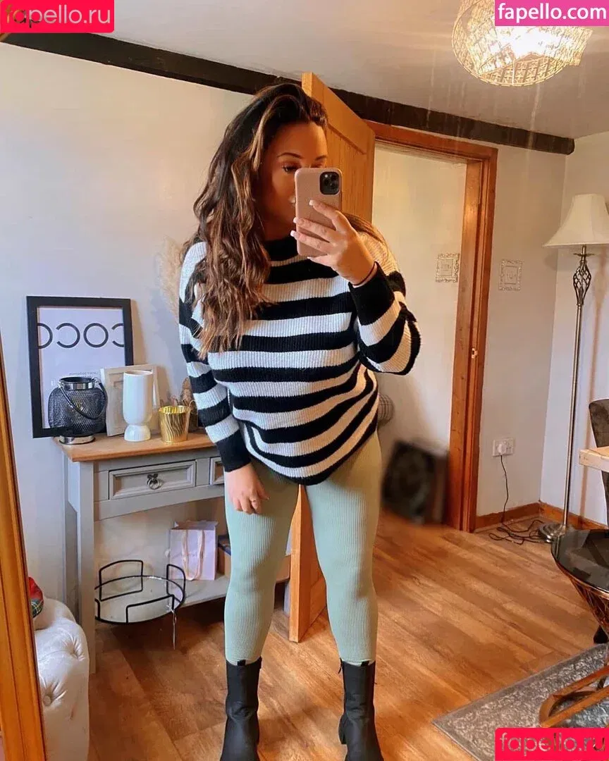 Stephanie Bebb / bustybrunettes / miss_bebb / stephanie_bebb Onlyfans Photo Gallery 