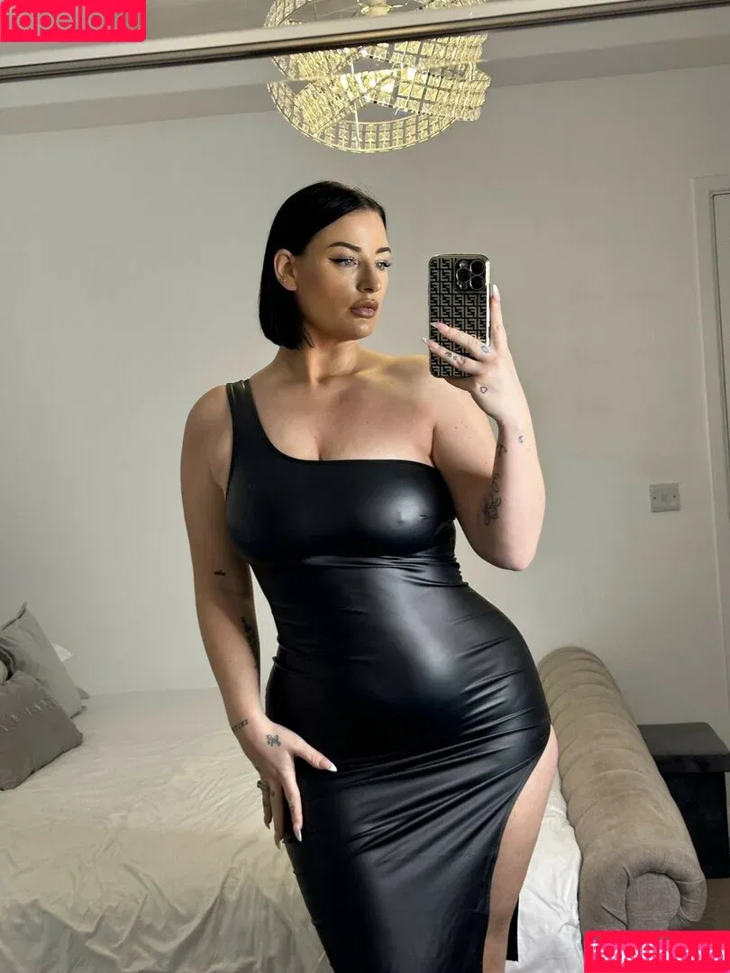 Smiffys / Sophie Mai / smai_xo / sxphiemxi Onlyfans Photo Gallery 