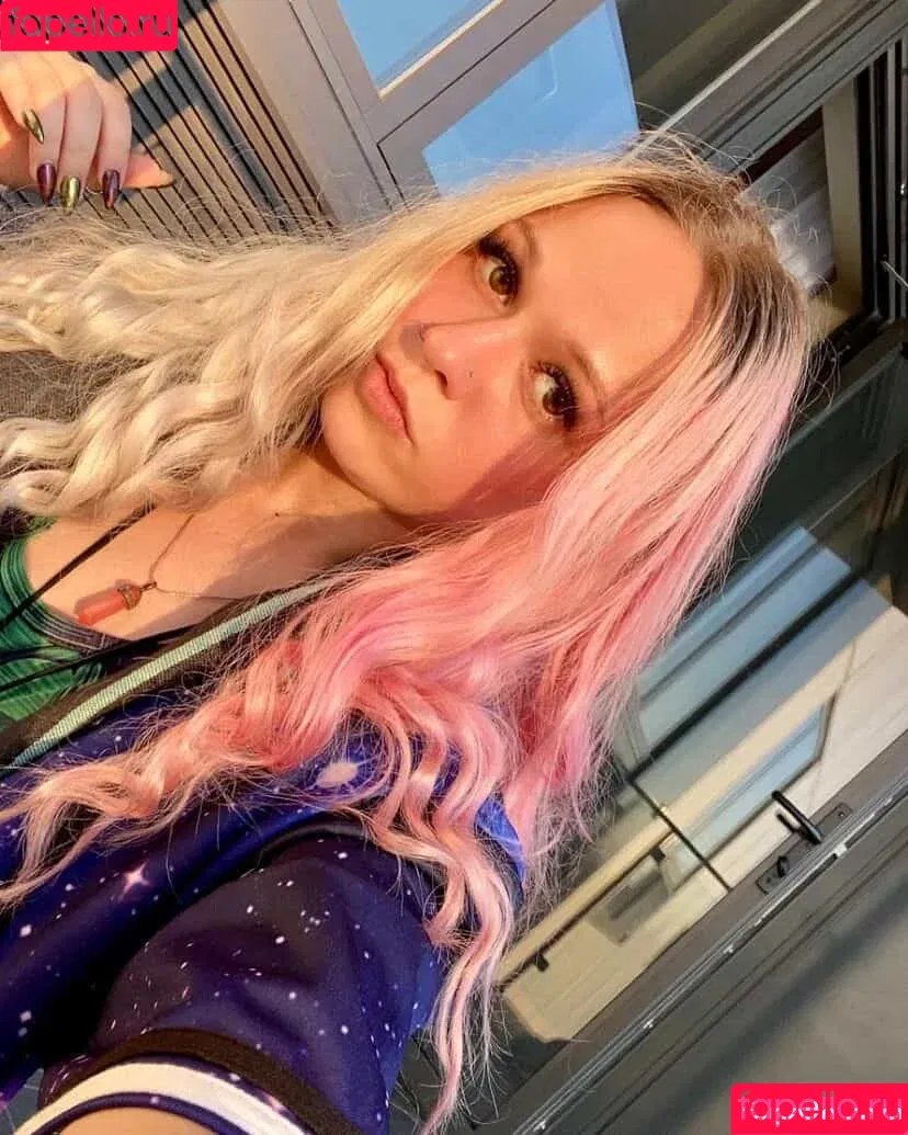 Megs__Dead / megsn0tdead / megsnotdead / notmegsdead Onlyfans Photo Gallery 