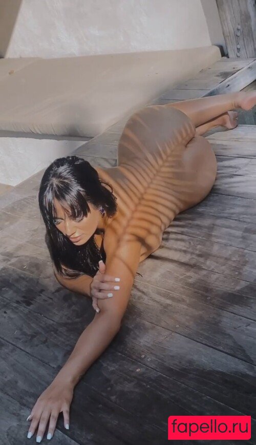 xoxo.maira / xoxomaira Nude Onlyfans Photo 32